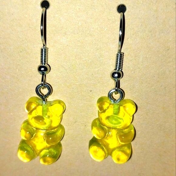 Hand crafted yellow gummy bear dingle earrings - Picture 1 of 5